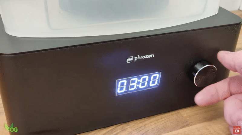 Adjusting the timer on the Phrozen Washing Station