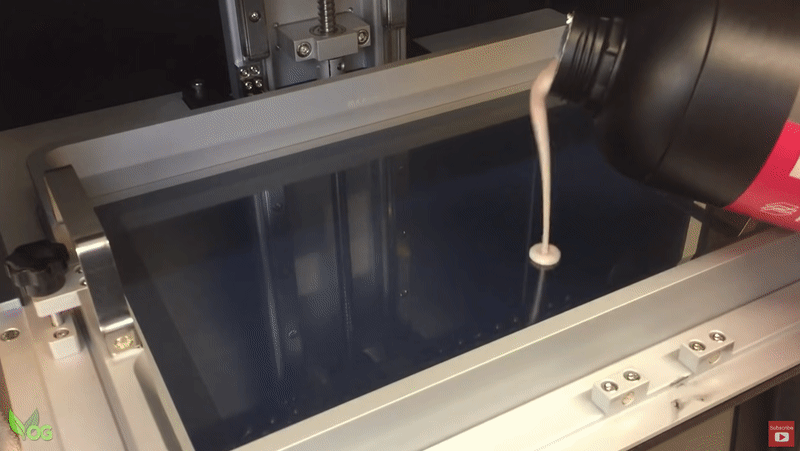 Pouring the Aqua-Ivory 4K Resin