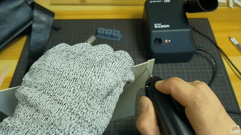 Cutting PLA plate with the Sonic Saber