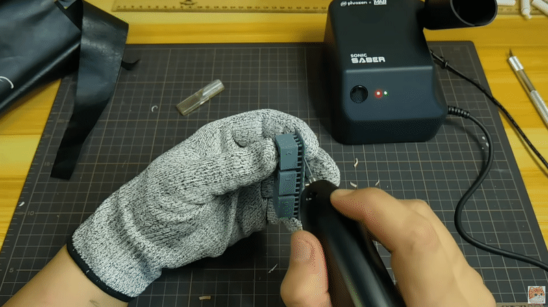 Using Sonic Saber to remove suppot from 3D printed resin model