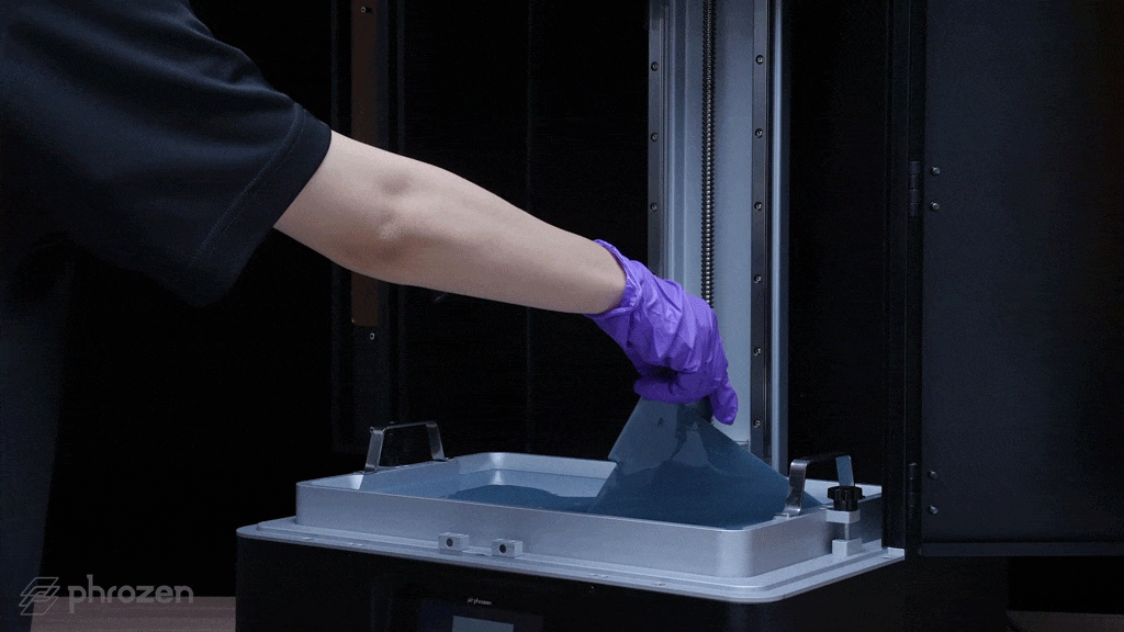 Lift the piece of paper to clean the whole vat