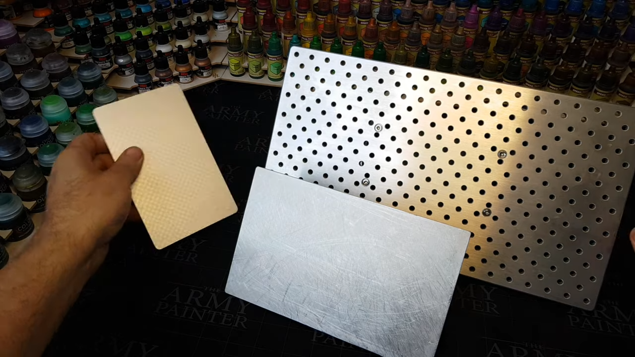 Comparing the build plate of resin 3D printers