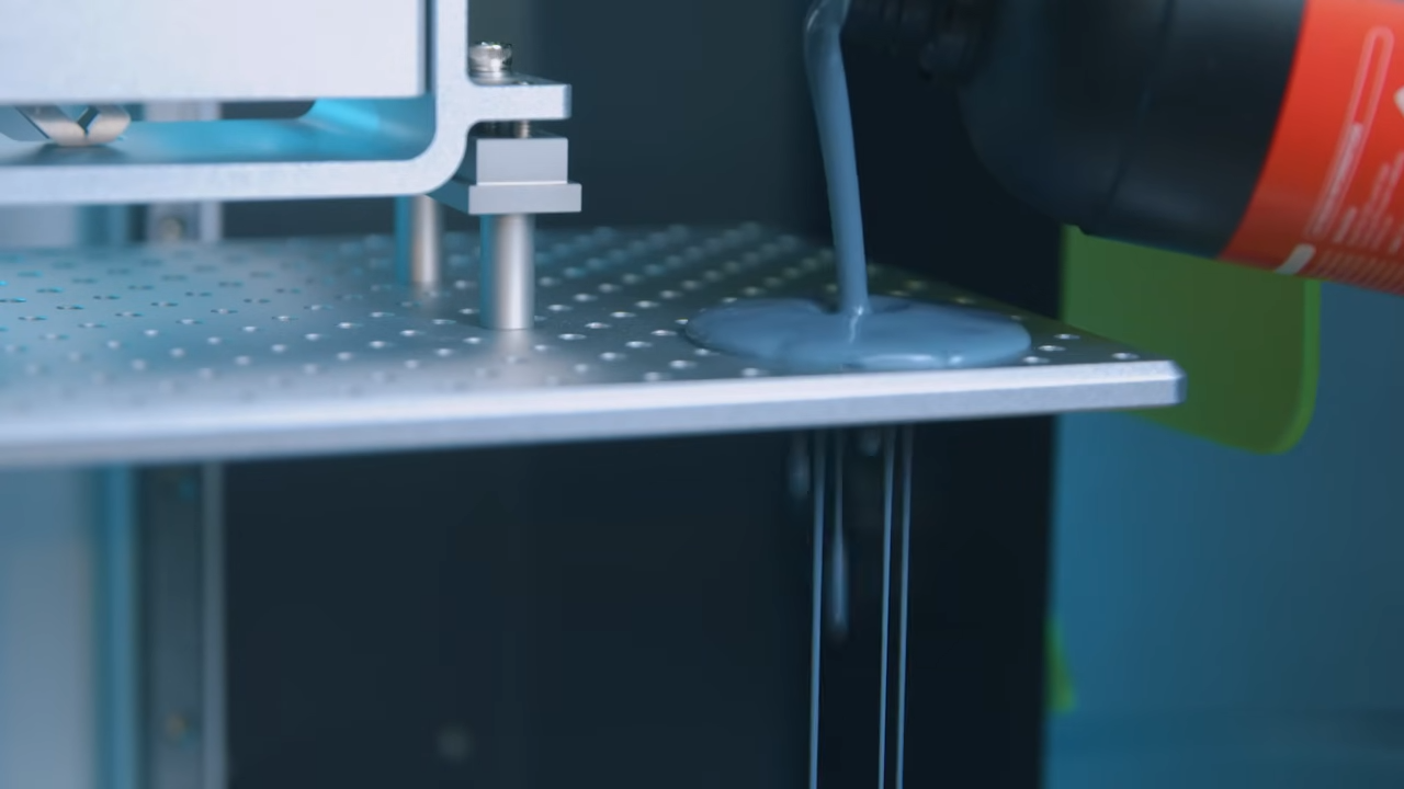 Pouring highly detailed resin the Aqua-Gray 8K to Sonic Mega 8K S